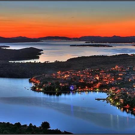 Stari Sibenik Guest house Grebastica